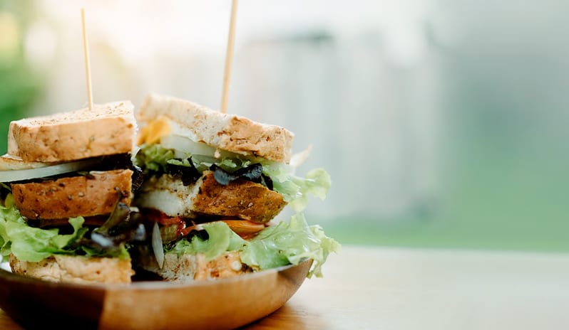 Couples Tower Isle-Pool Grill_4162